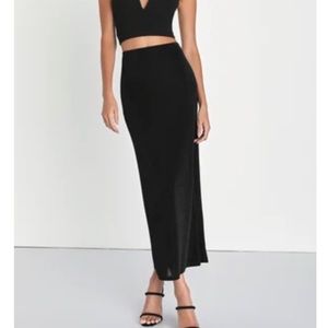 Lulu’s High-Rise Maxi Skirt- New with Tag